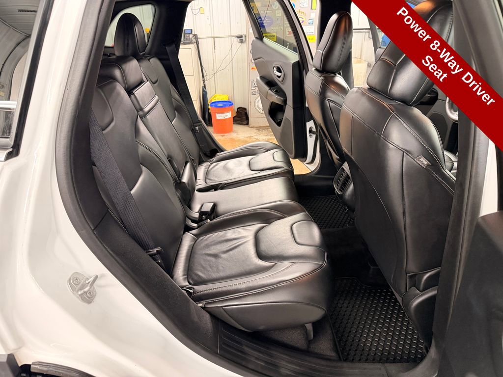 Used 2016 Jeep Cherokee Latitude w/ North All-Season Group image 29