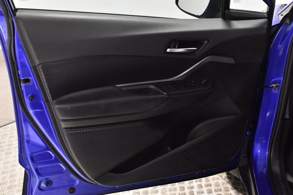 Used 2020 Toyota C-HR LE image 9