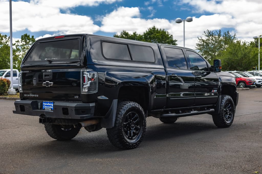 Used 2017 Chevrolet Silverado 3500 LTZ w/ Midnight Edition AWD/4WD image 9