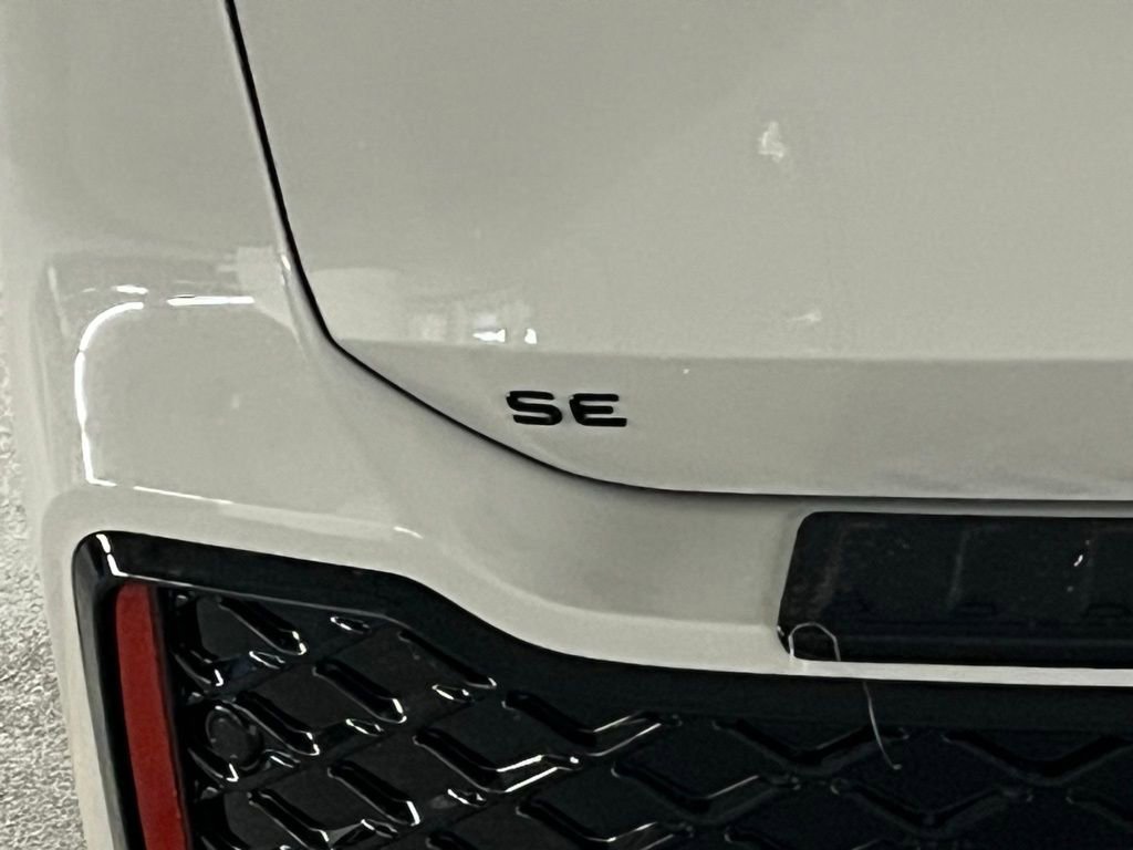 New 2026 Volkswagen Tiguan SE R-Line FWD image 38
