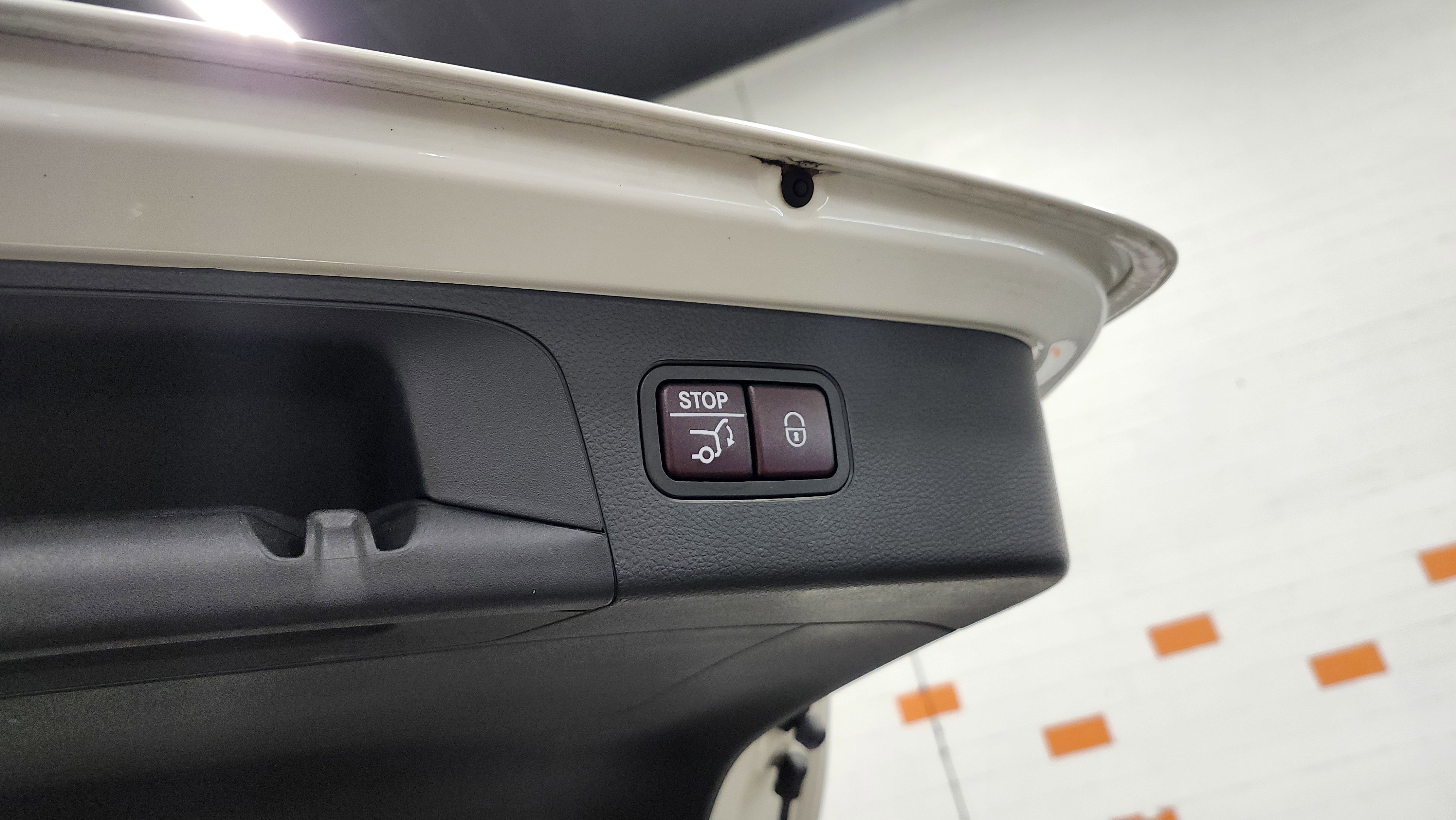 Used 2019 Mercedes-Benz GLC 300 w/ Premium Package image 22