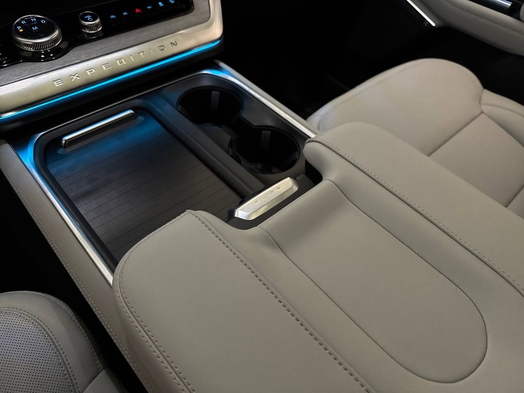 New 2025 Ford Expedition Platinum w/ Driver's Package image 39