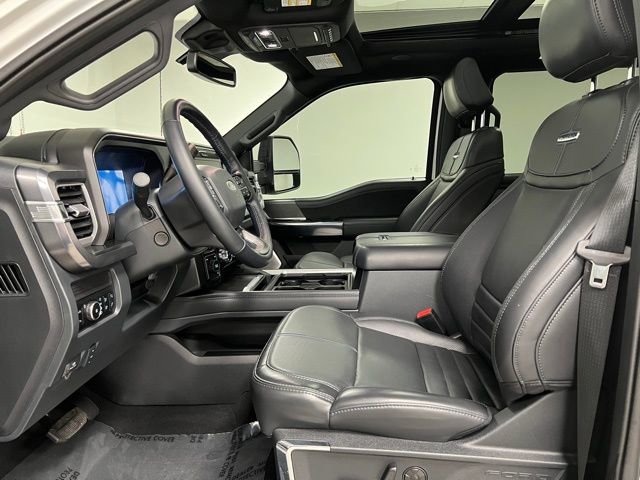 Used 2025 Ford F450 Platinum w/ FX4 Off-Road Package image 19