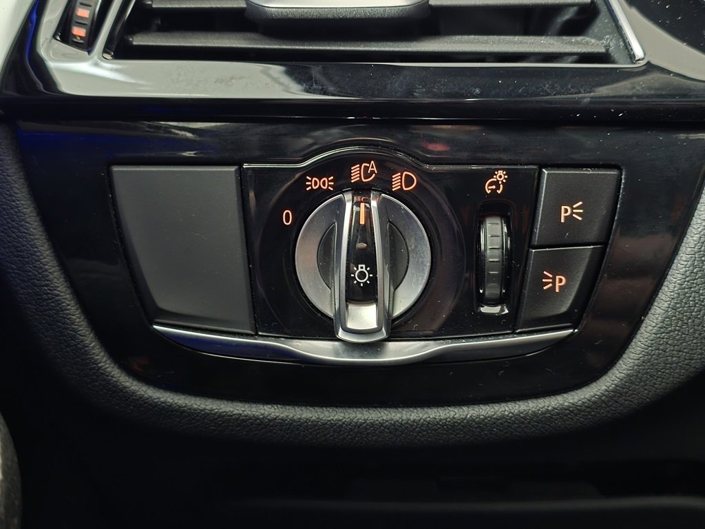 Used 2019 BMW 530i xDrive w/ Convenience Package image 31