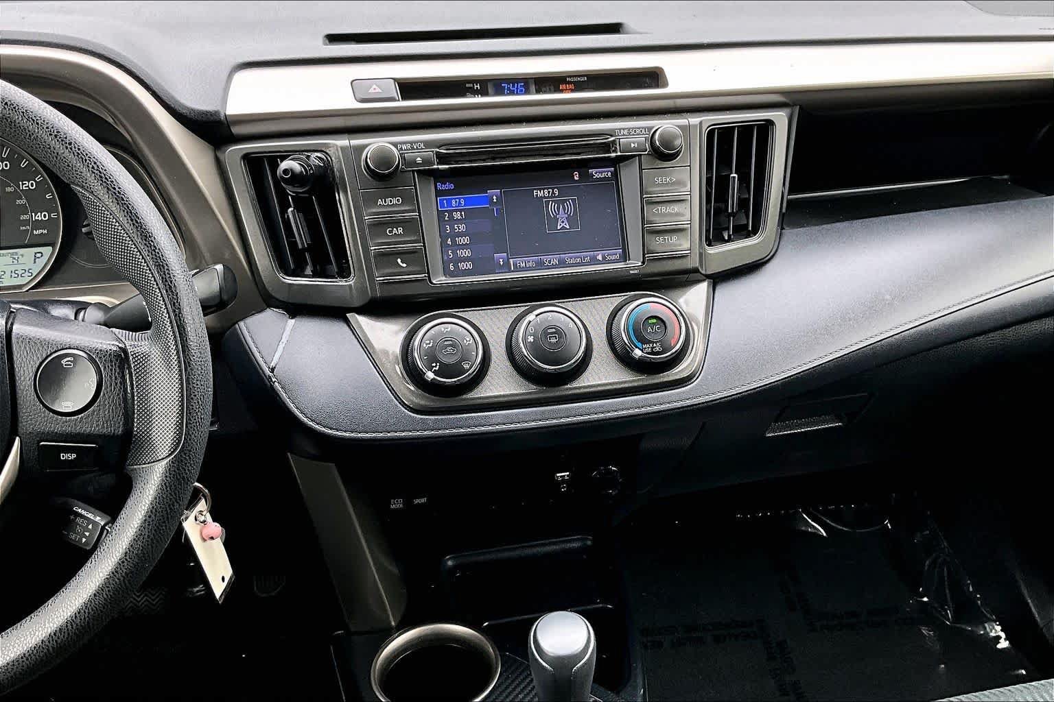 Used 2015 Toyota RAV4 LE FWD image 7