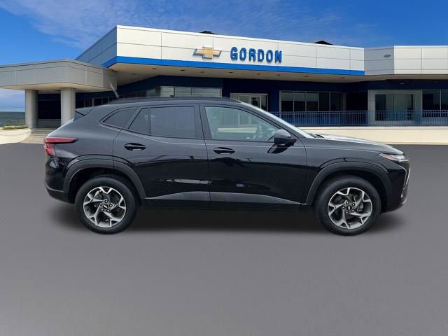 Used 2024 Chevrolet Trax LT image 6