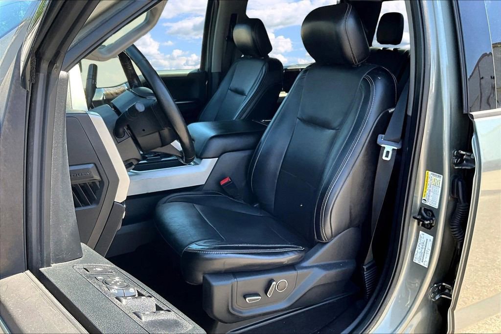 Used 2019 Ford F350 Lariat w/ Chrome Package AWD/4WD image 24