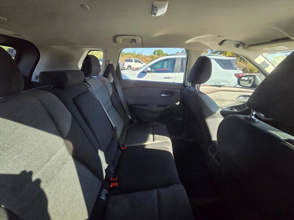 Used 2022 Nissan Rogue SV AWD/4WD image 8