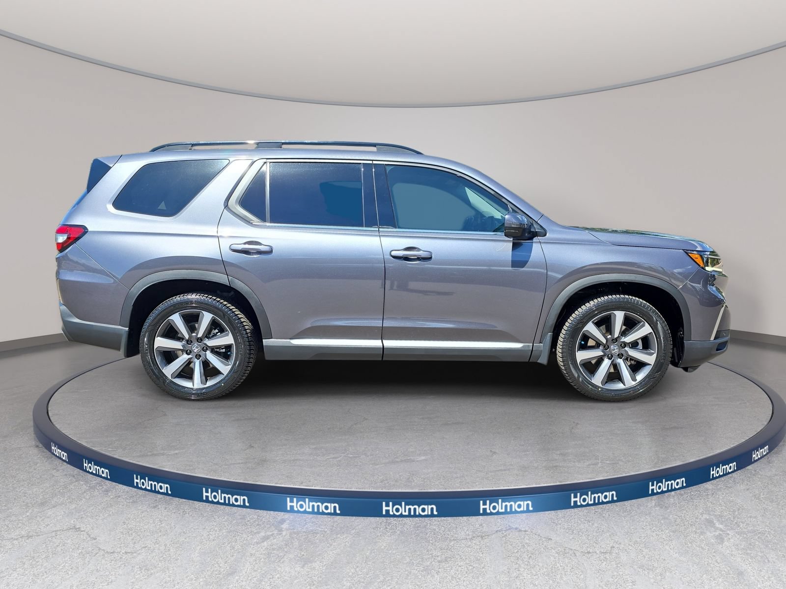 Certified 2024 Honda Pilot Touring image 5