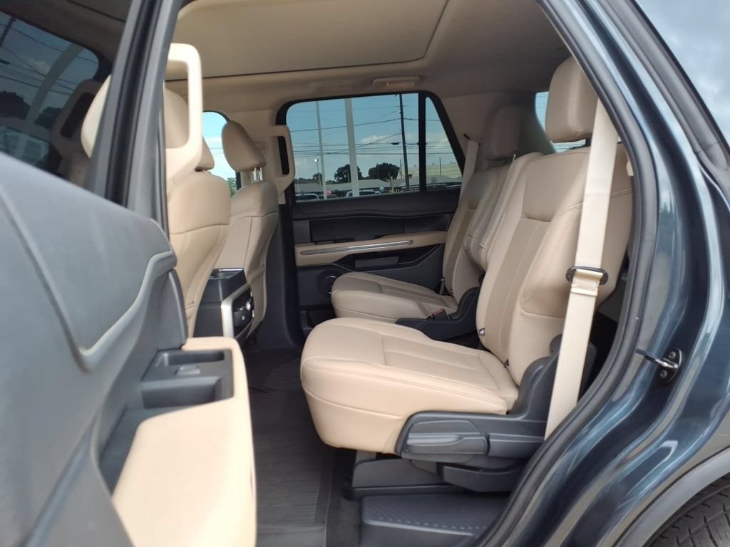 Used 2023 Ford Expedition XLT RWD image 19