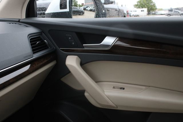 Used 2018 Audi Q5 2.0T Premium Plus w/ Premium Plus Package AWD/4WD image 22