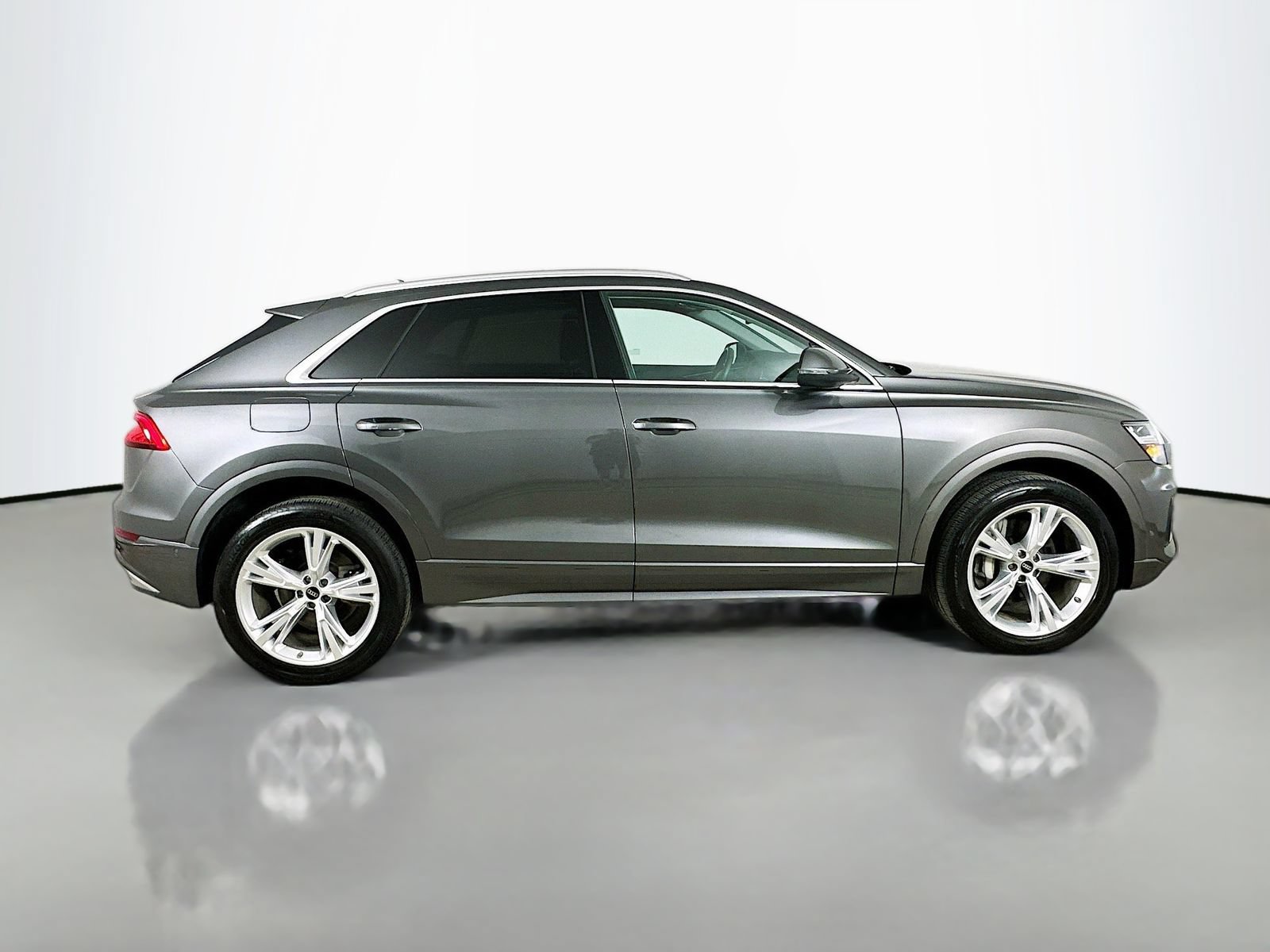Used 2022 Audi Q8 Premium AWD/4WD image 4