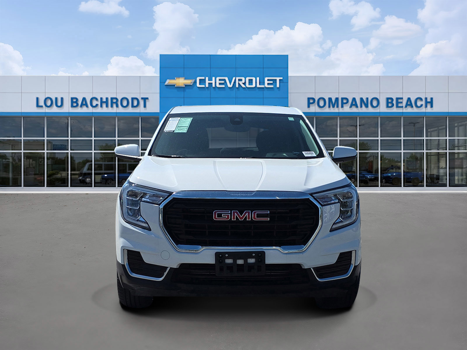 Used 2024 GMC Terrain SLE image 2