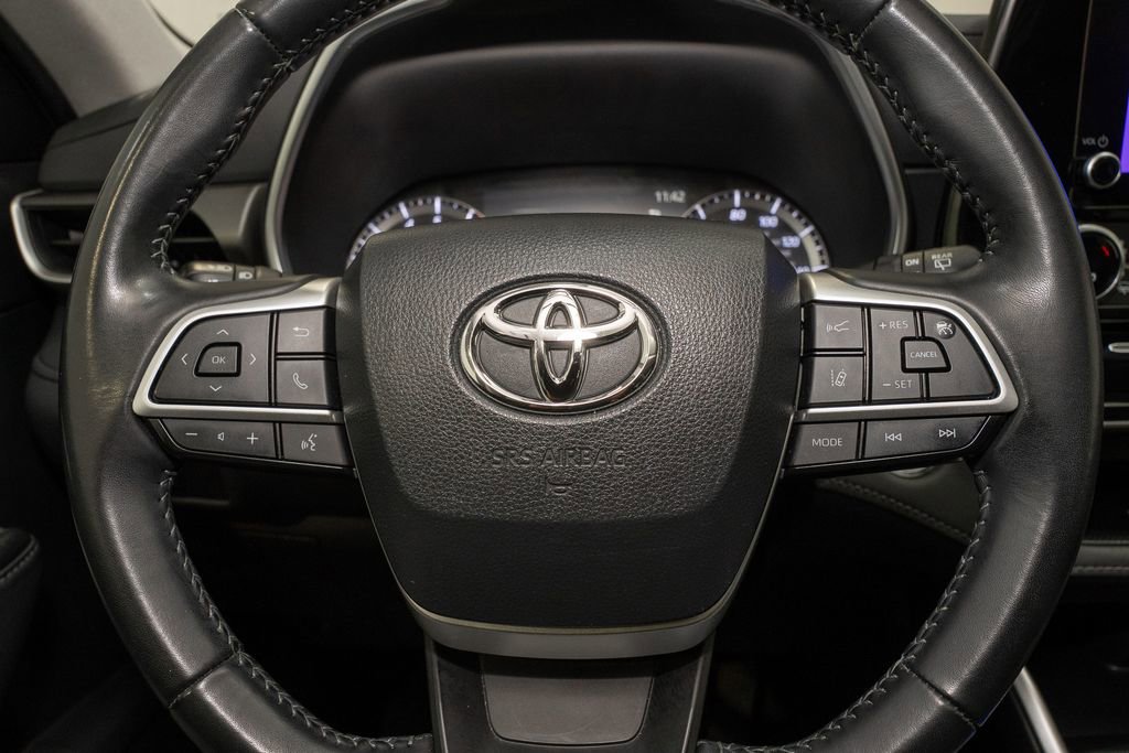 Used 2023 Toyota Highlander XLE image 20