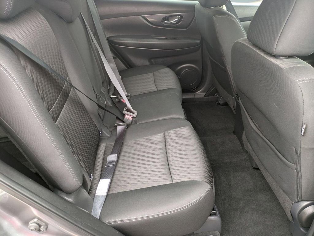 Used 2019 Nissan Rogue SV image 28