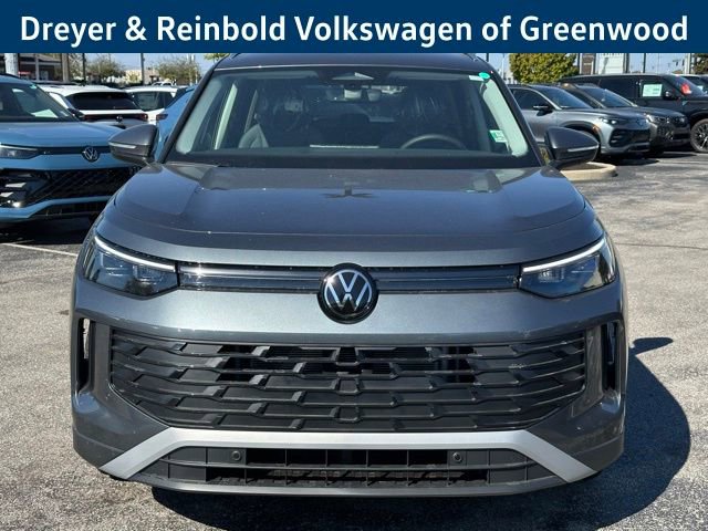 New 2025 Volkswagen Tiguan SE image 2