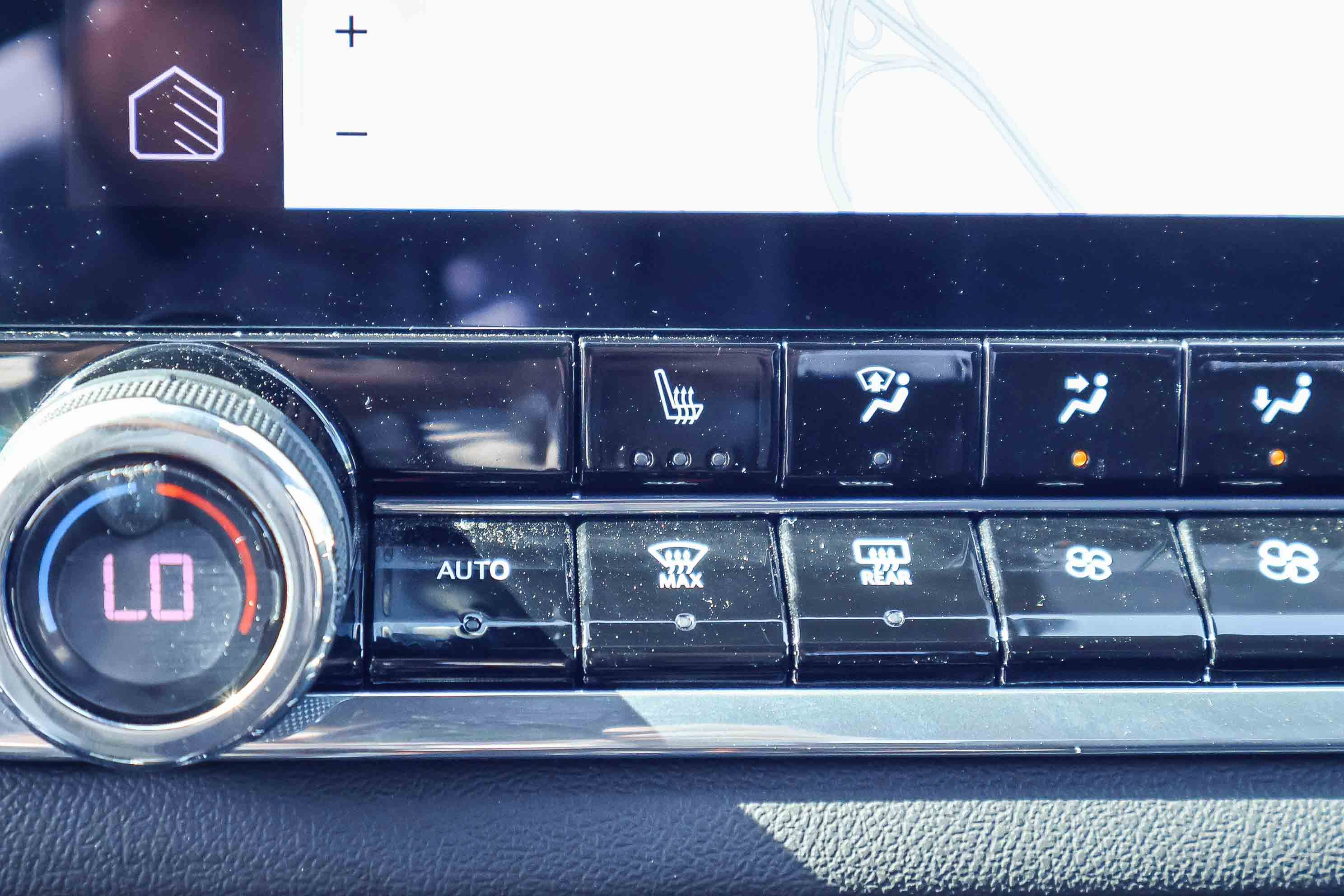 Used 2024 Chevrolet Colorado LT w/ LT Convenience Package III image 8