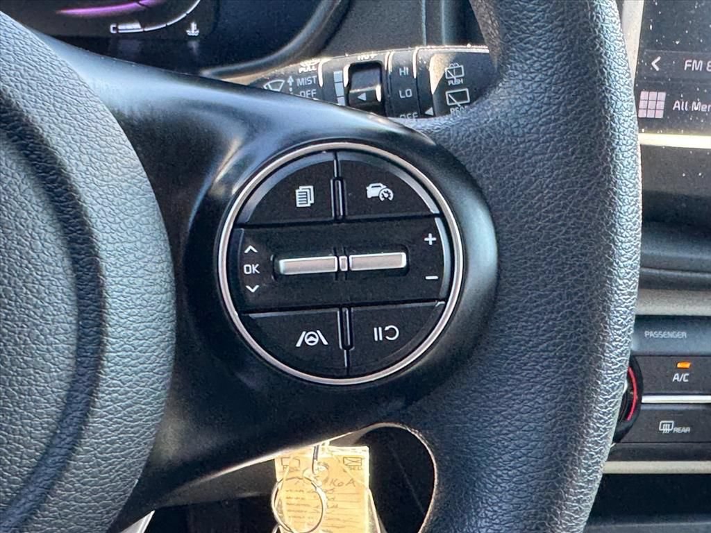 Certified 2025 Kia Soul LX FWD image 17