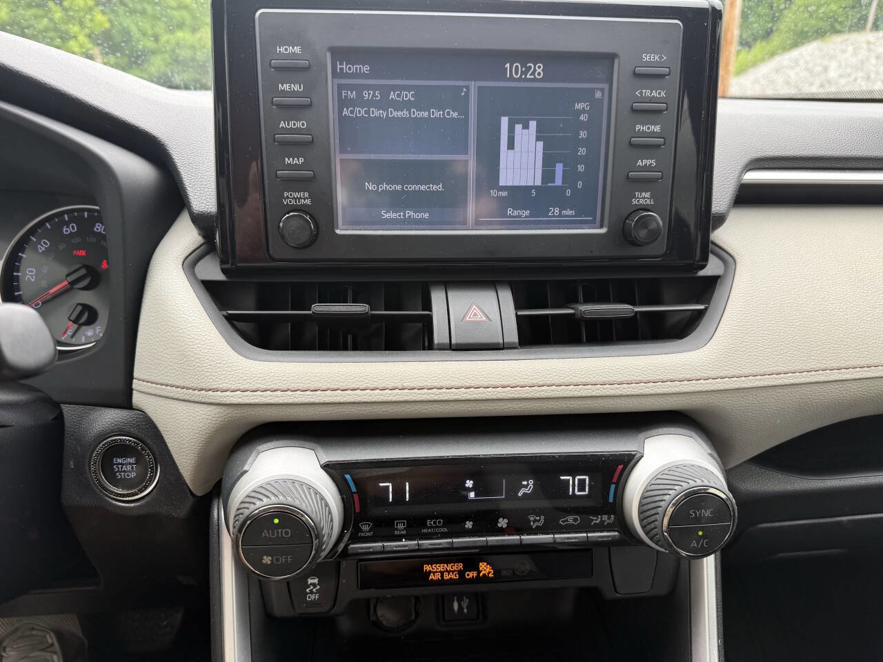 Used 2019 Toyota RAV4 XLE FWD image 11