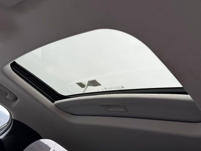 Certified 2025 Chevrolet Trax ACTIV w/ Sunroof Package image 8