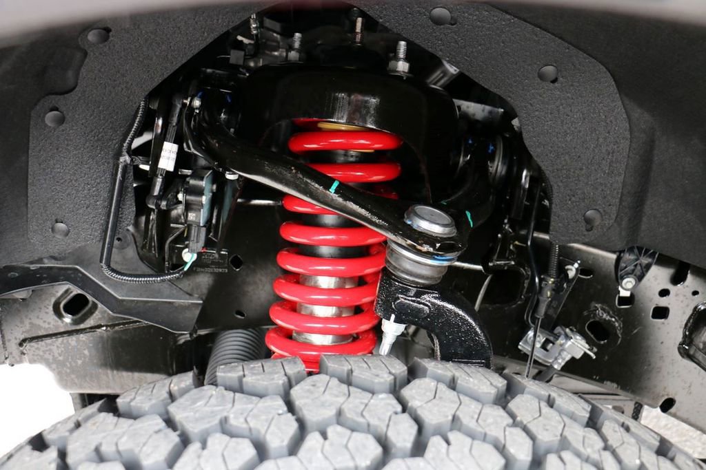 New 2025 Ford F150 Lariat w/ Equipment Group 502A High image 9