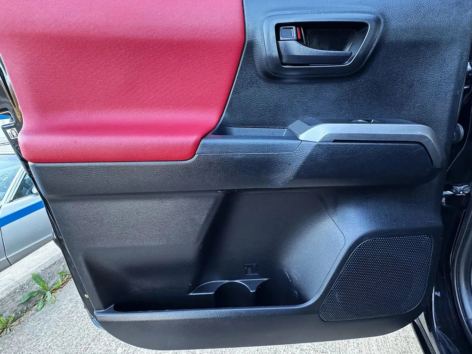Used 2017 Toyota Tacoma SR5 w/ Tow Package image 20