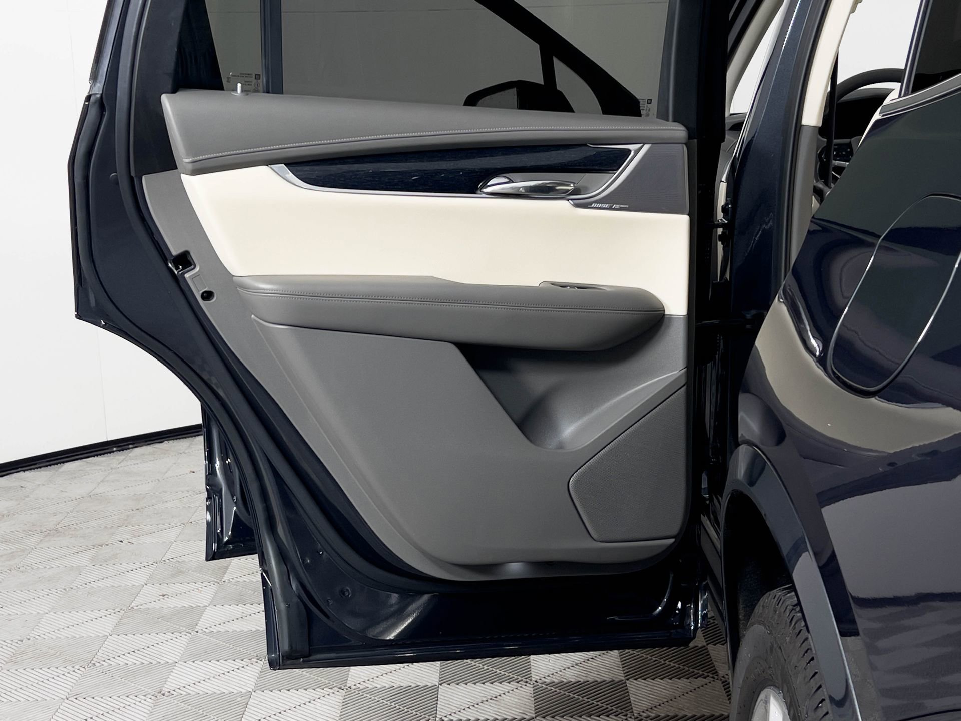 Used 2022 Cadillac XT6 Premium Luxury image 15