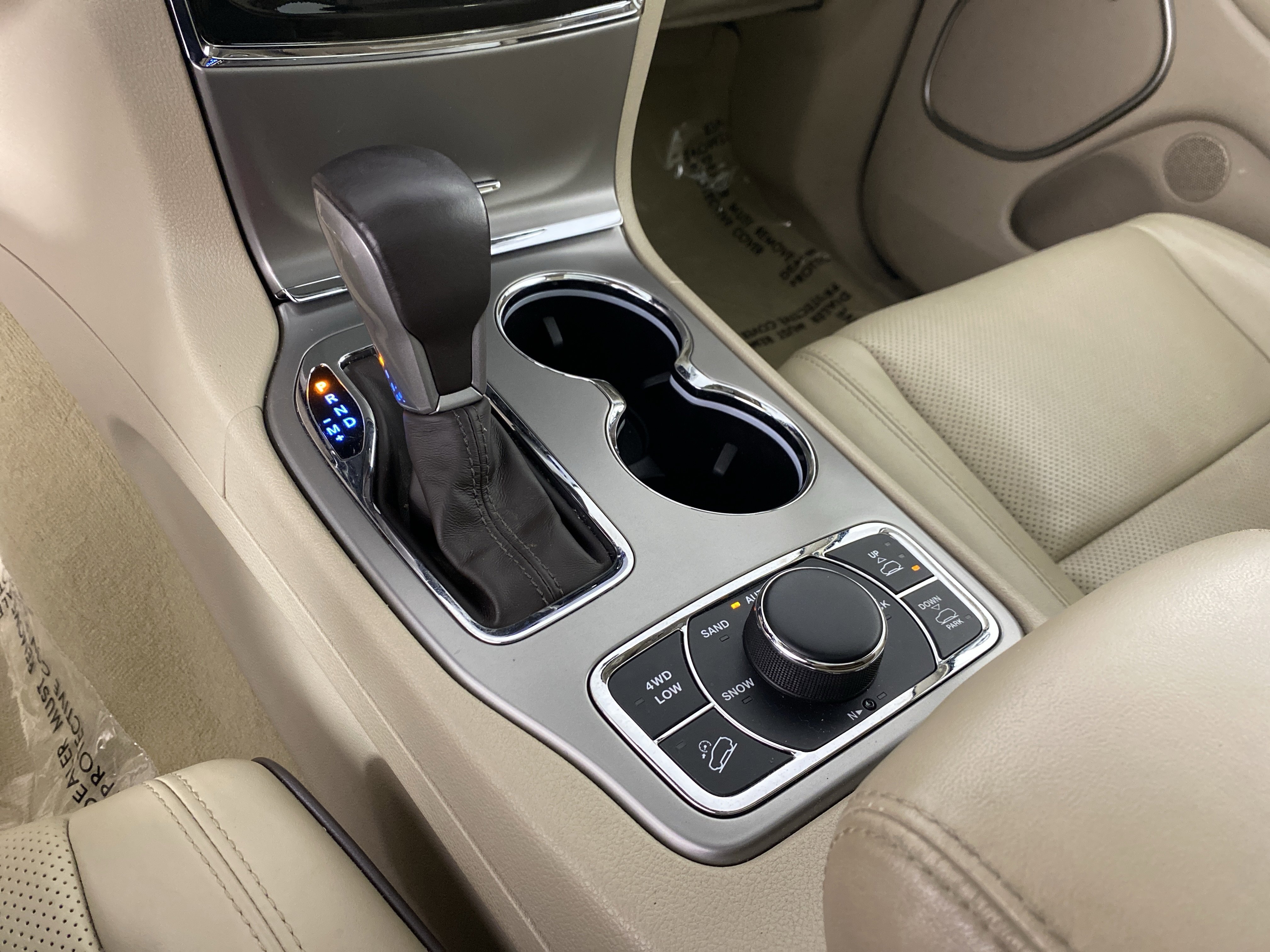 Used 2021 Jeep Grand Cherokee Overland image 32