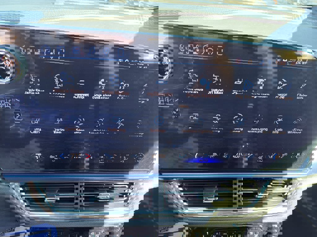 New 2026 Chevrolet Equinox EV LT image 17