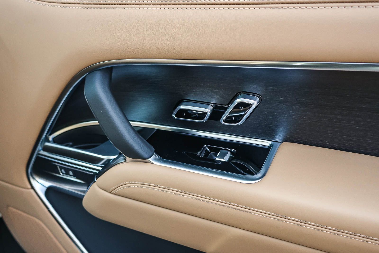 New 2026 Land Rover Range Rover SE image 19