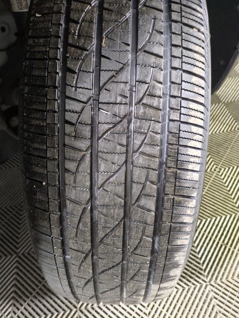 Used 2021 Chevrolet Traverse LT image 28