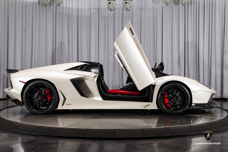Used 2016 Lamborghini Aventador LP 700-4 image 45