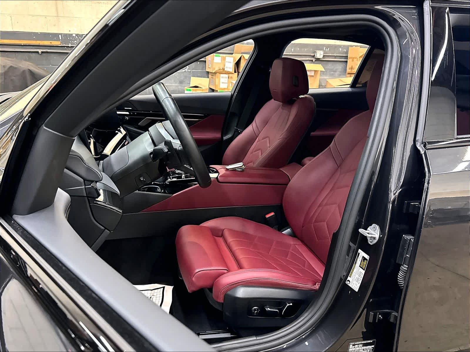 Used 2026 BMW 530i w/ M Sport Package RWD image 28