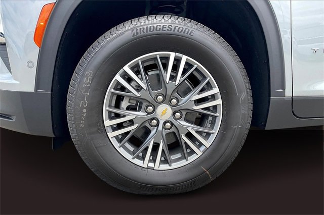 New 2026 Chevrolet Traverse LT w/ Enhanced Driving Package image 11