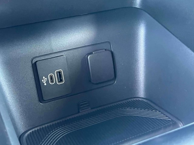 Used 2026 Ford Explorer Active AWD/4WD image 35