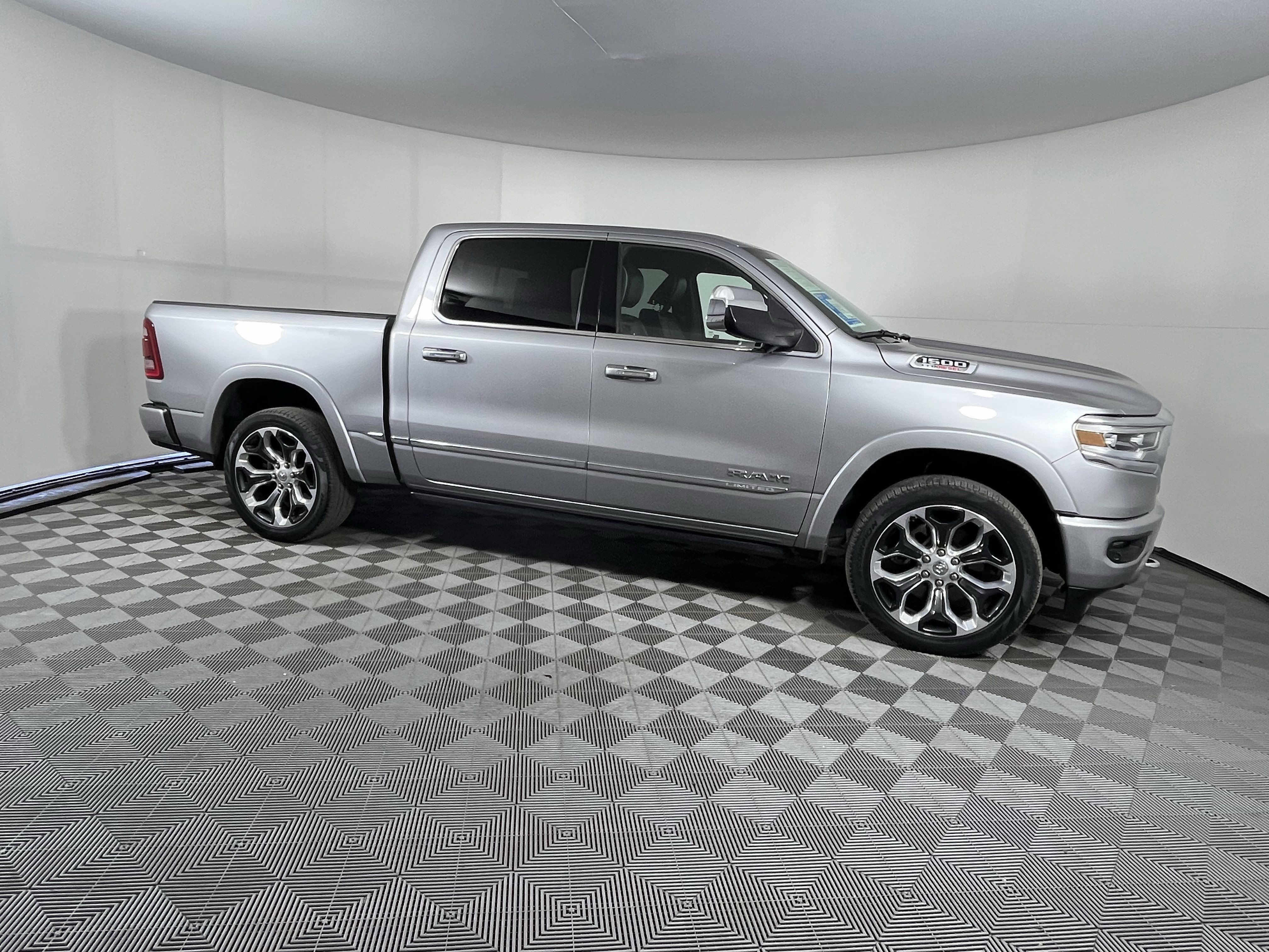 Used 2022 RAM 1500 Limited AWD/4WD image 6