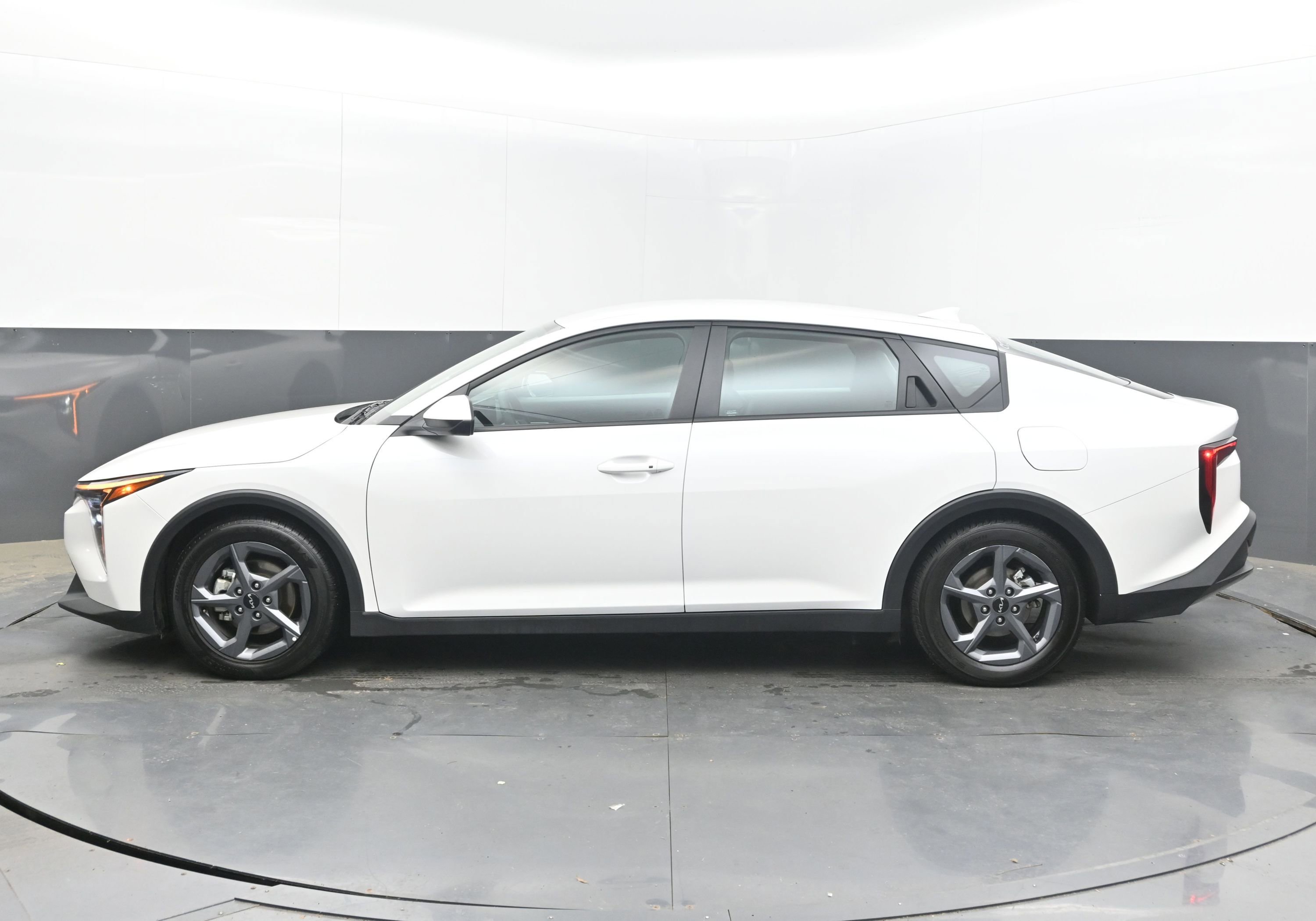 Used 2025 Kia K4 FWD image 7