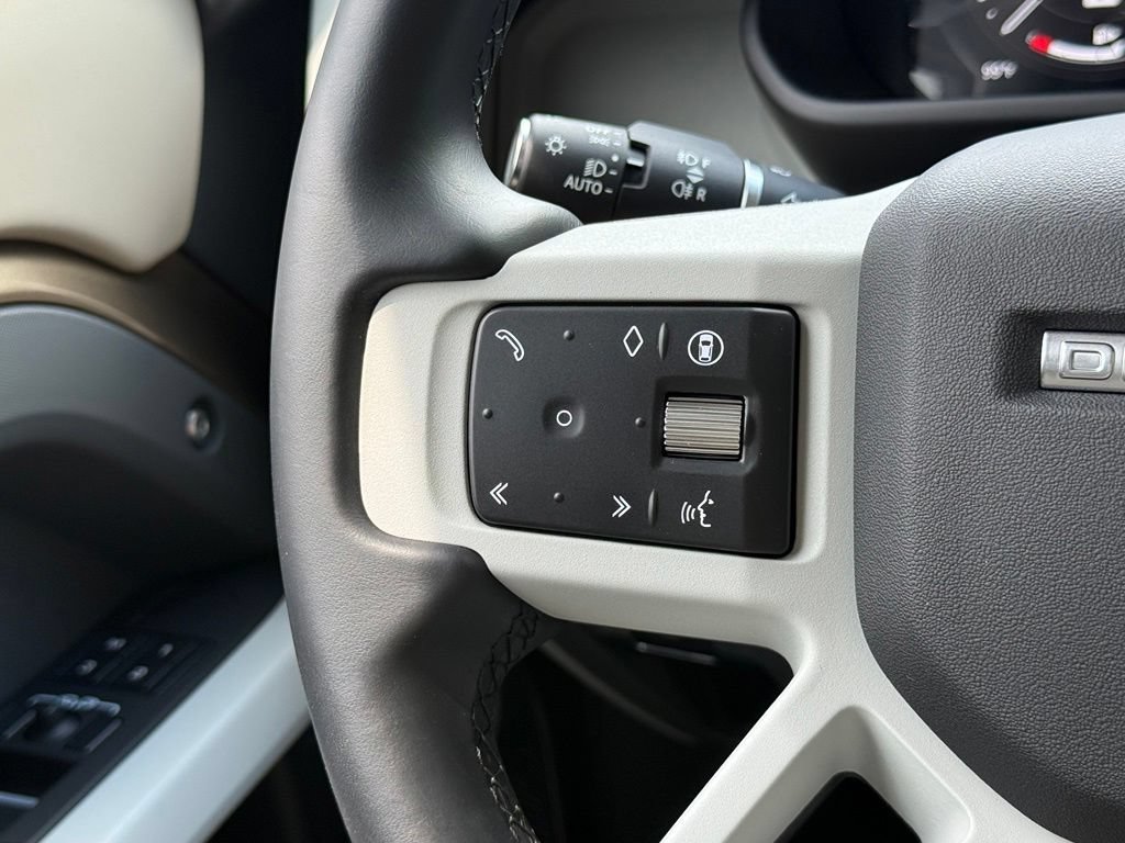Certified 2024 Land Rover Defender 110 X-Dynamic SE AWD/4WD image 20
