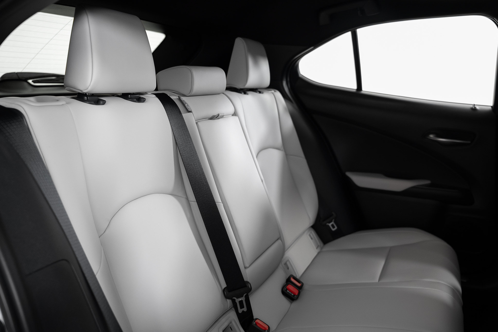 Used 2025 Lexus UX 300h AWD w/ Accessory Package (Z1) image 23