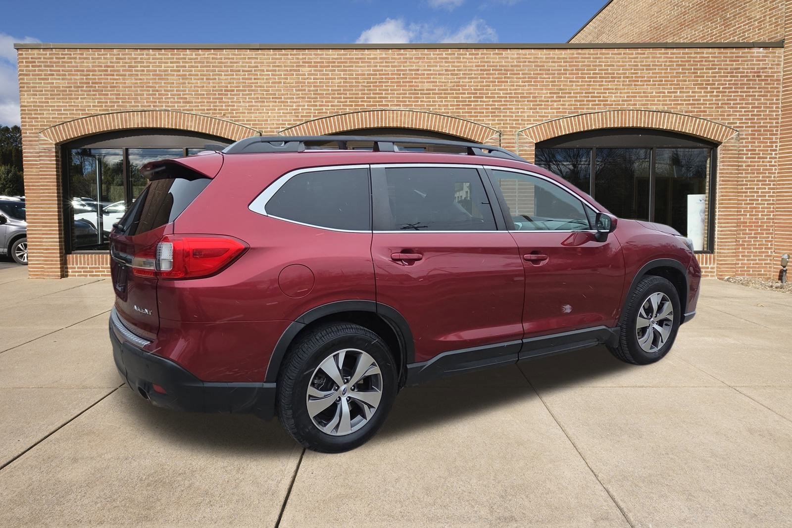 Used 2020 Subaru Ascent Premium w/ Convenience Package image 3