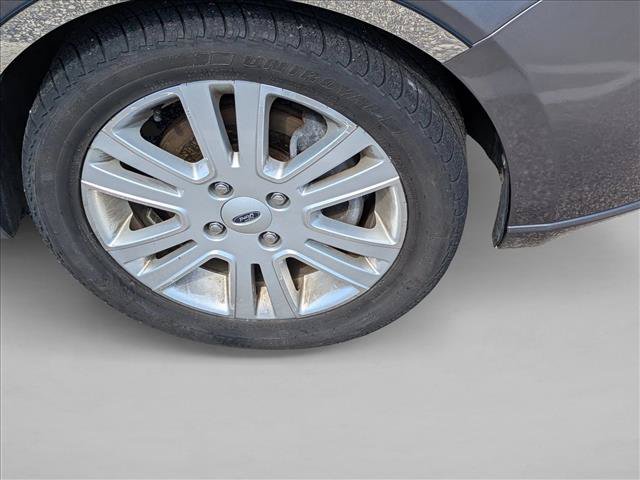 Used 2009 Ford Focus SEL FWD image 8