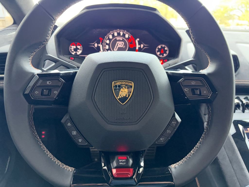 Used 2024 Lamborghini Huracan Sterrato image 11