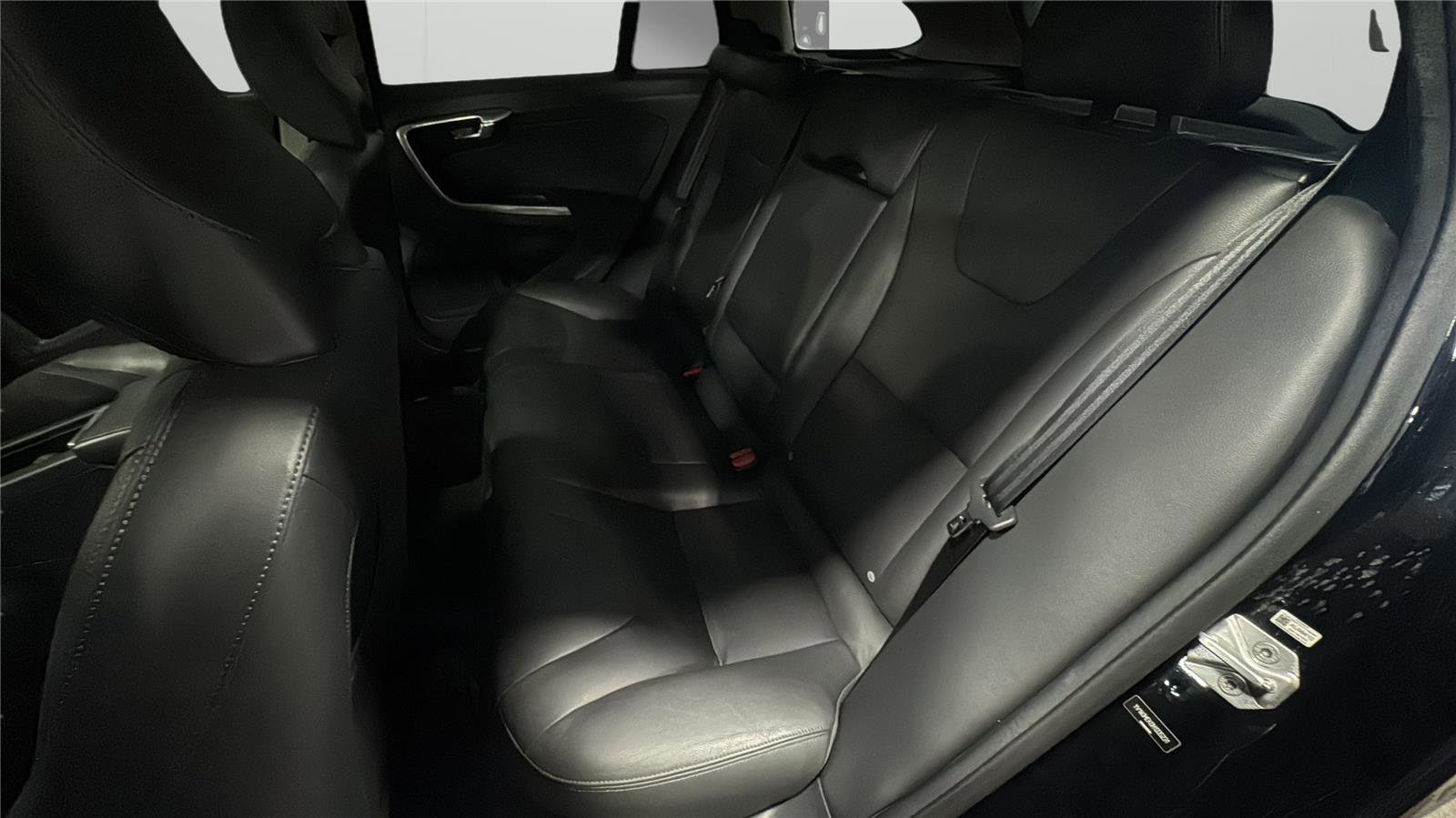 Used 2017 Volvo V60 T5 Premier w/ Convenience Package FWD image 11