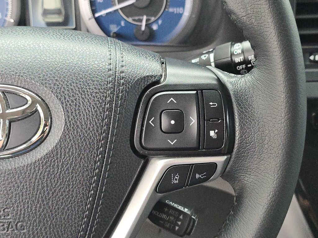 Used 2019 Toyota Sienna XLE w/ XLE Navigation Package image 25
