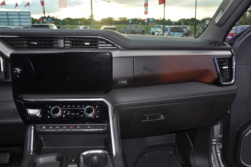 Used 2024 GMC Sierra 2500 Denali w/ Denali Reserve Package image 20