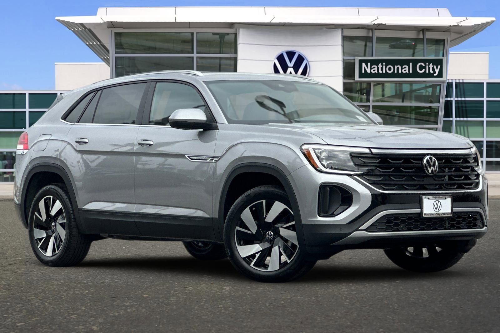 New 2026 Volkswagen Atlas Cross Sport SE FWD image 2