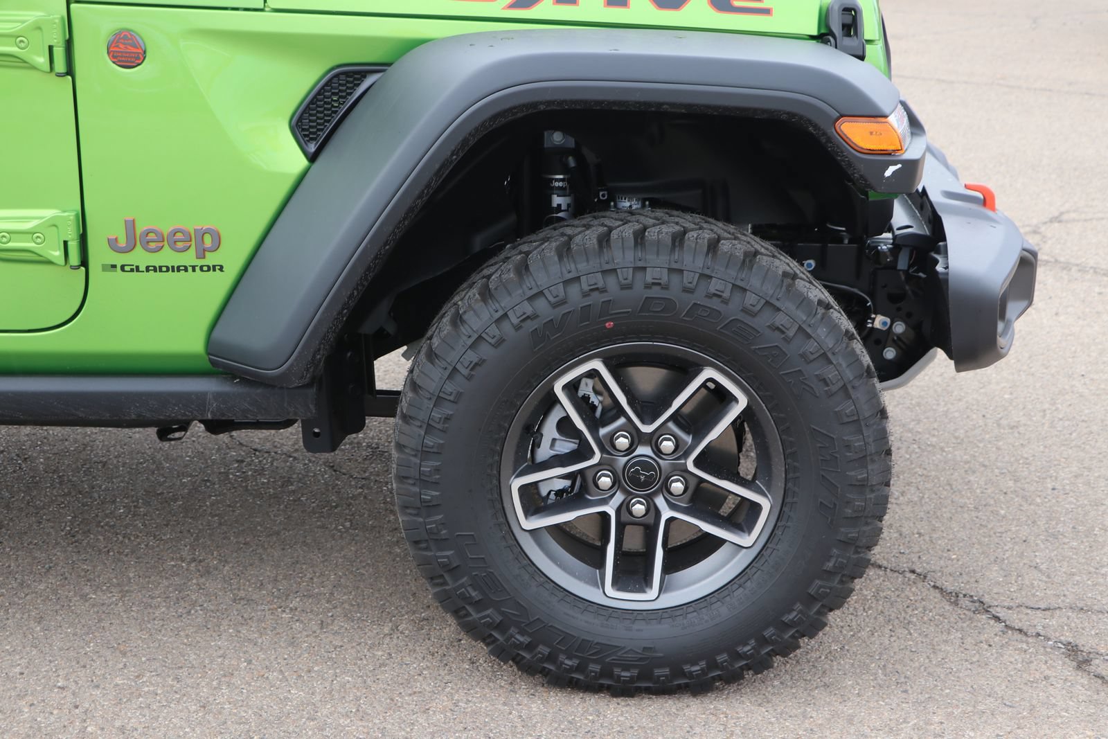 New 2025 Jeep Gladiator Mojave w/ Convenience Group AWD/4WD image 9