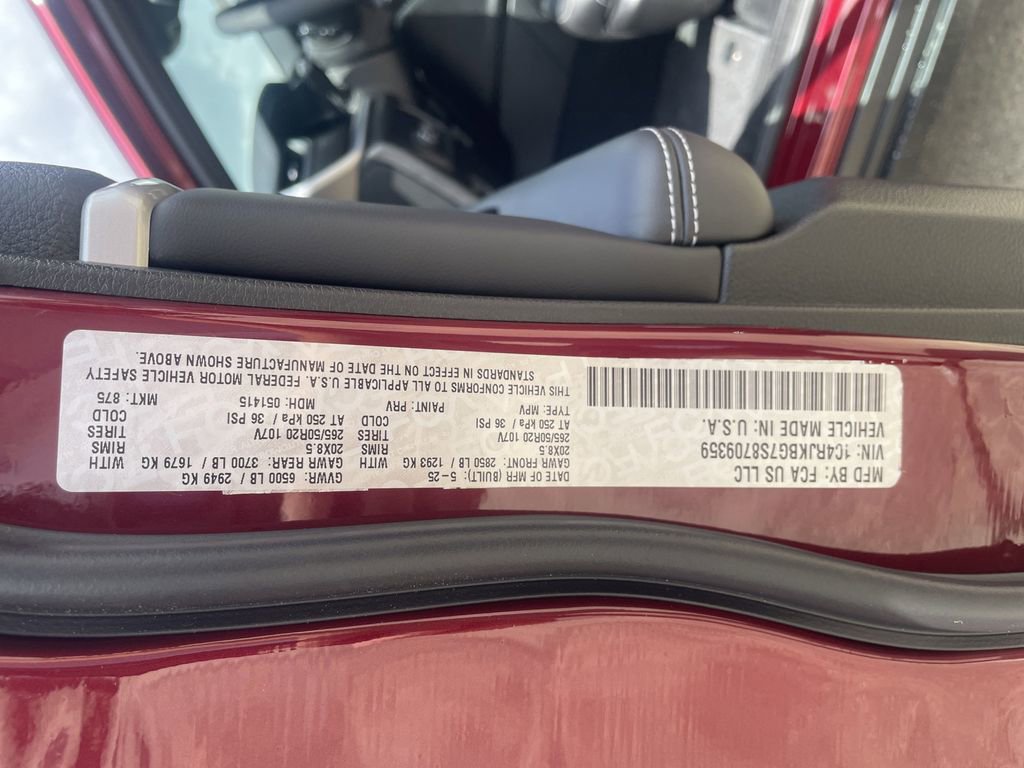 New 2025 Jeep Grand Cherokee L Limited w/ Black Appearance Package image 27