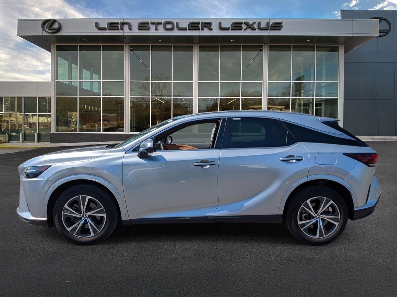 Used 2025 Lexus RX 350 Premium w/ Accessory Package image 6