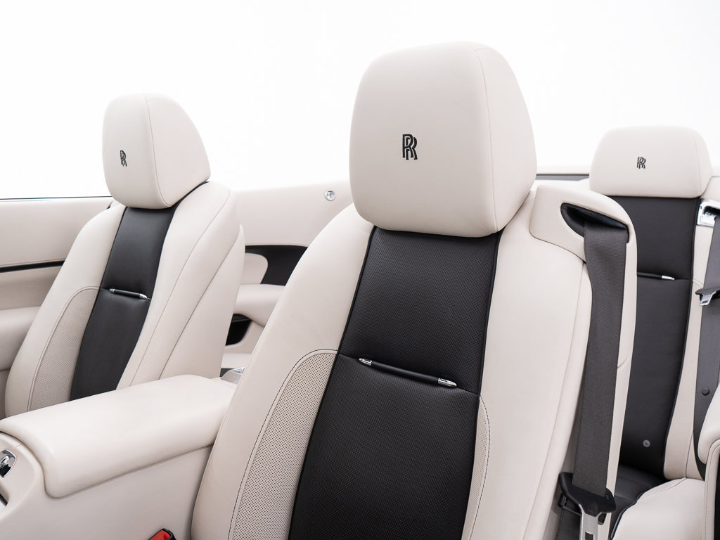 Certified 2018 Rolls-Royce Dawn RWD image 24